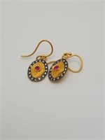 Red middle gold color exterior earrings