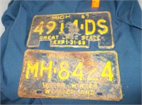 Vintage 1967 MI License Plates