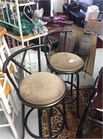 Pair of two iron barstools