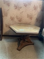 2+/- Side/End Table