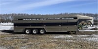 2000 bluehills 26' triple axle stock trailer