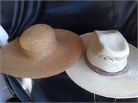 VINTAGE WOMANS OVER-SIZED STRAW HATS SET