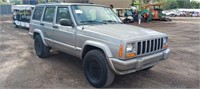 2001 Jeep Cherokee Classic runs/moves