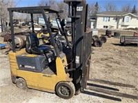 CAT 30 indoor propane forklift