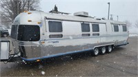 1991 Airstream 34' Excella with Dinette
