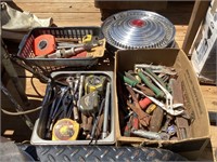 (3) BASKETS OF MISC TOOLS AND SET OF PONTIAC HUBS