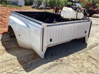 WHITE DUALLY TRUCK BED