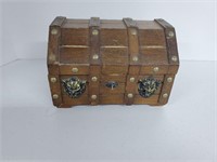 Chest jewelry box missing latch see photos
