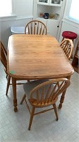 Oak Table, 4 Chairs, 1 Leaf