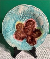 Majolica Leaf Pattern Plate