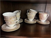 13 ROYAL DOULTON SOVEREIGN cup saucers