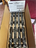 8 New in the box energizer, solar path lights