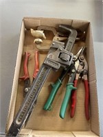 TIN SNIPS AND CLAMP