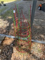 4 TOMATO CAGES