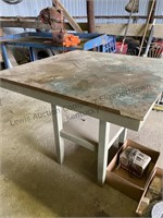 3’ 4? x 3’ 4? x 3’ tall table see with 2 c