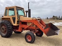 Case 1070 Tractor with Case 70 loader and bucket,