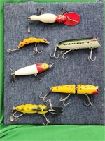 6 vintage fishing lures.  Look at