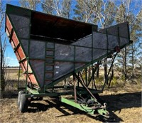 Balzer Silage Box Wagon.   *NOTE: This lot has not