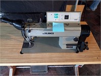 Juki 5550-6 sewing machine with Juki SC-120