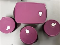 TUPPERWARE SET WITH LIDS