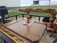 DOUBLE PEDESTAL PINE TABLE W/6 CHAIRS & 2 LEAVES
