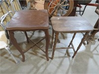 2 SMALL WOOD TABLES