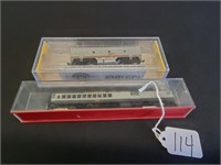 2 Powered N Scale Train Cars In Cases