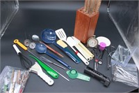 LOT OF KITCHEN IMPLEMENTS/KNIVES