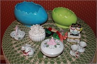 LOT OF MISC. PORCELAIN DECOR AND TABLE WITH CLOTHS