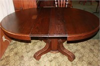 ANTIQUE 2 LEAF ROUND TABLE WITH LARGE BASE