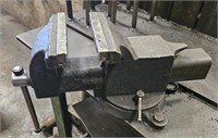 Industrial Bench Vise (17"×6"×8")