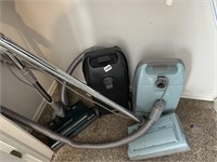 Group: Vacuum Cleaners (1 w/ Broken Hose Nozzle)