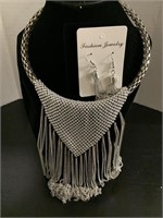 Earrings and collar necklace with removable