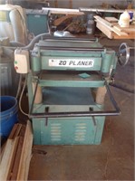 Grizzly 20", 5 HP helical cutterhead planer