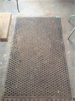 Rubber floor mat