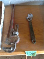 Pipe wrench and crescent