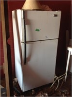 Old fridge, doesn't work, just needs to be hauled