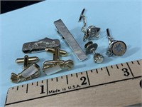 Pearlized golfing cufflinks, tie clips and tacks