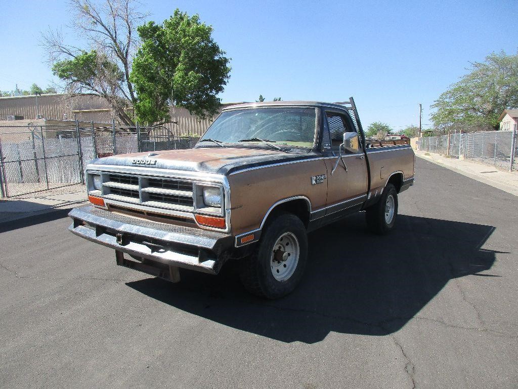 1986 Dodge Ram 150 - 4x4, Short Bed