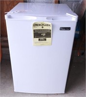 Magic Chef 3.0 cubic foot Upright freezer with