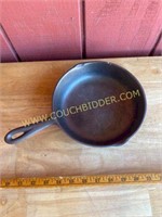 5D Small Cast Iron Skillet