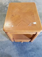 Wood End Table With drawer