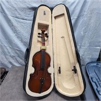 Cecilia violin