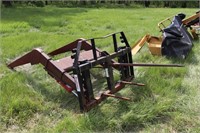 New Idea Loader with Bale Spear