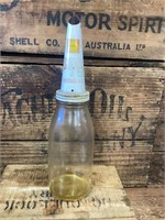 Shell Super Tin Pourer on Quart Bottle
