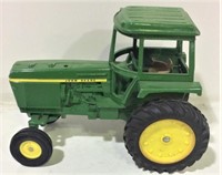 ERTL Original John Deere 4430 2-Caps Toy Tractor