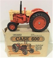 ERTL NIB 1/16 Case 600 Sp. Ed. Toy Tractor