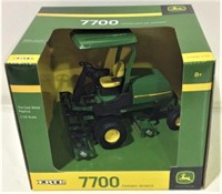 John Deere 7700 Toy Fairway Mower 1:16 ERTL NIB