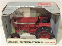 International 966 Toy Tractor ERTL-NIB-1:16 Scale