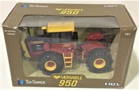 NIB ERTL Versatile 950 Toy Farmer Tractor 1:32nd